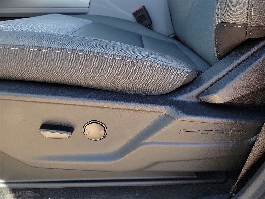 2025 Ford F-250 photo 19
