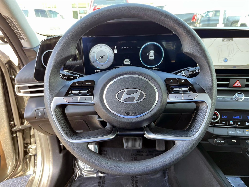 2024 Hyundai Elantra SEL photo 13