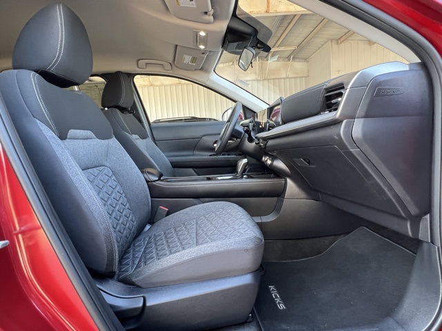 2025 Nissan Kicks SV photo 20