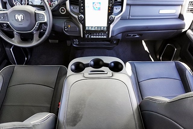 2024 Ram 3500 Laramie photo 18