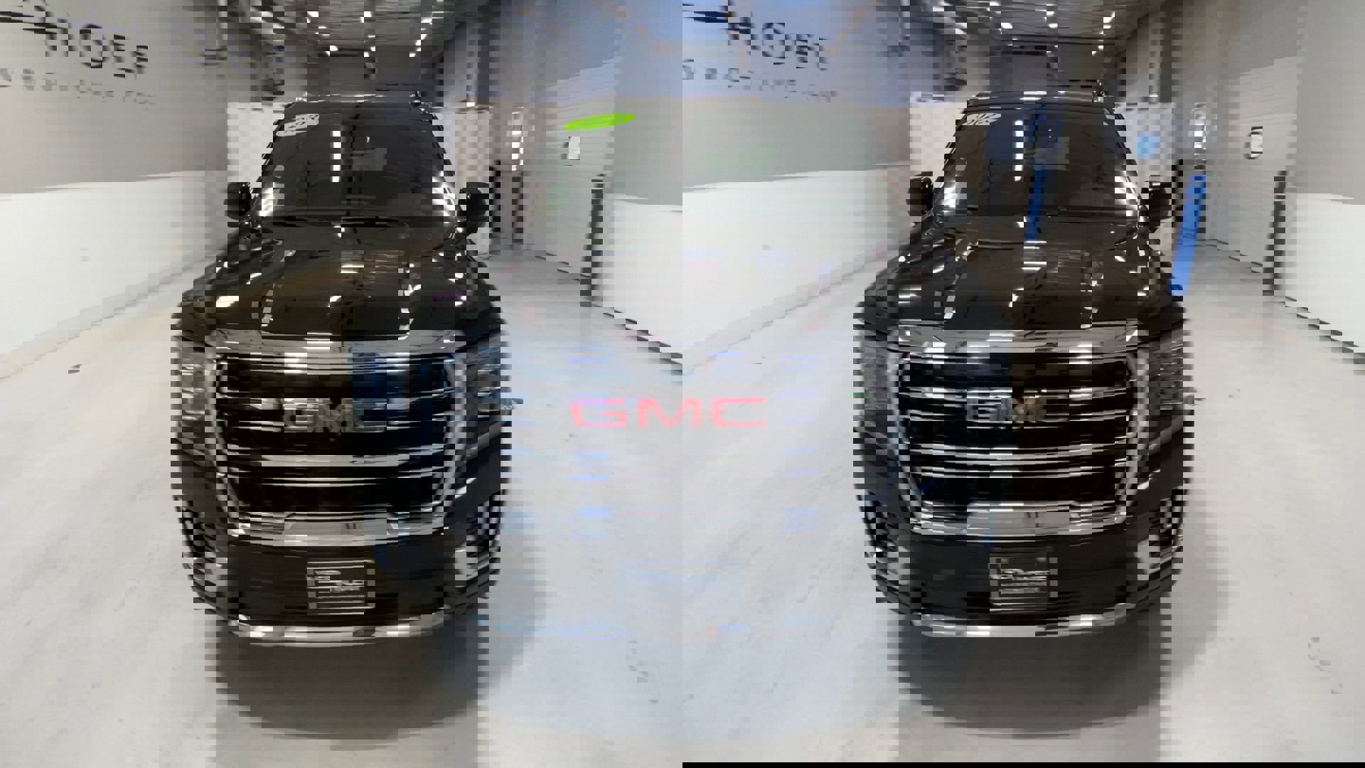2023 Gmc Yukon SLT photo 2
