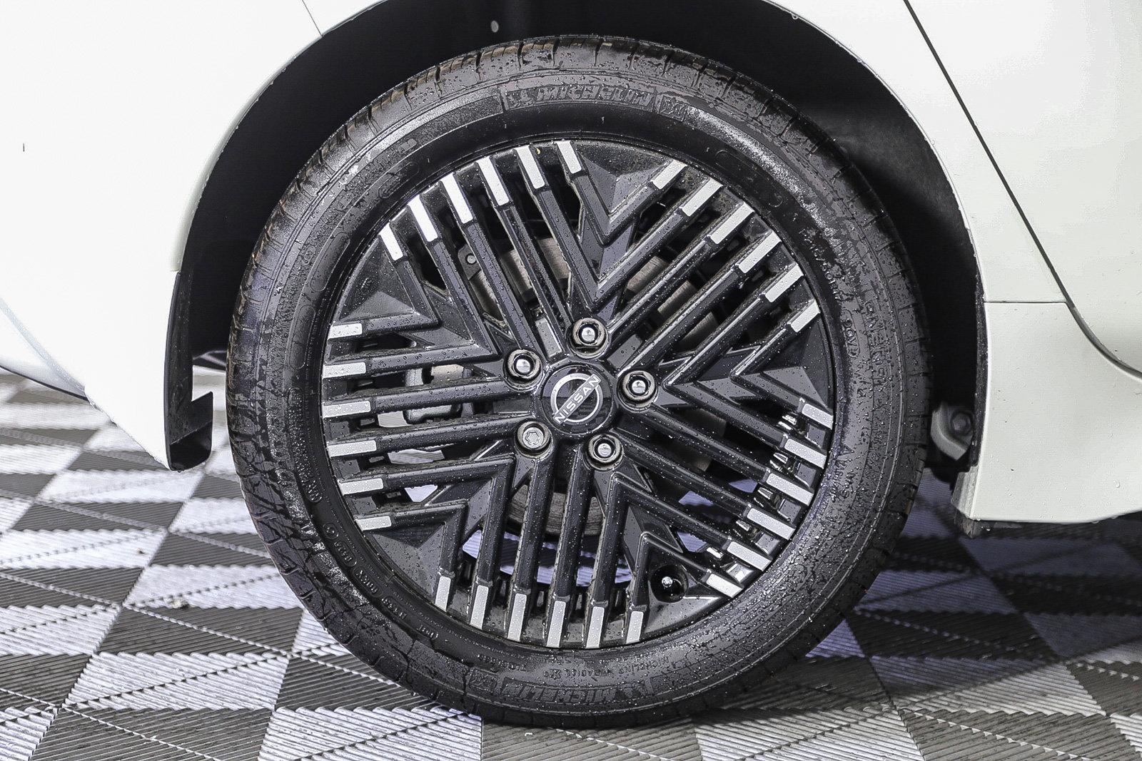 2025 Nissan Leaf SV Plus photo 10