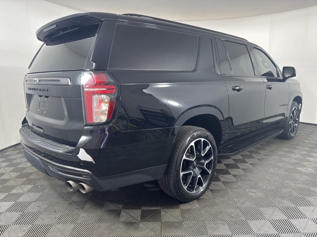 2022 Chevrolet Suburban RST photo 3