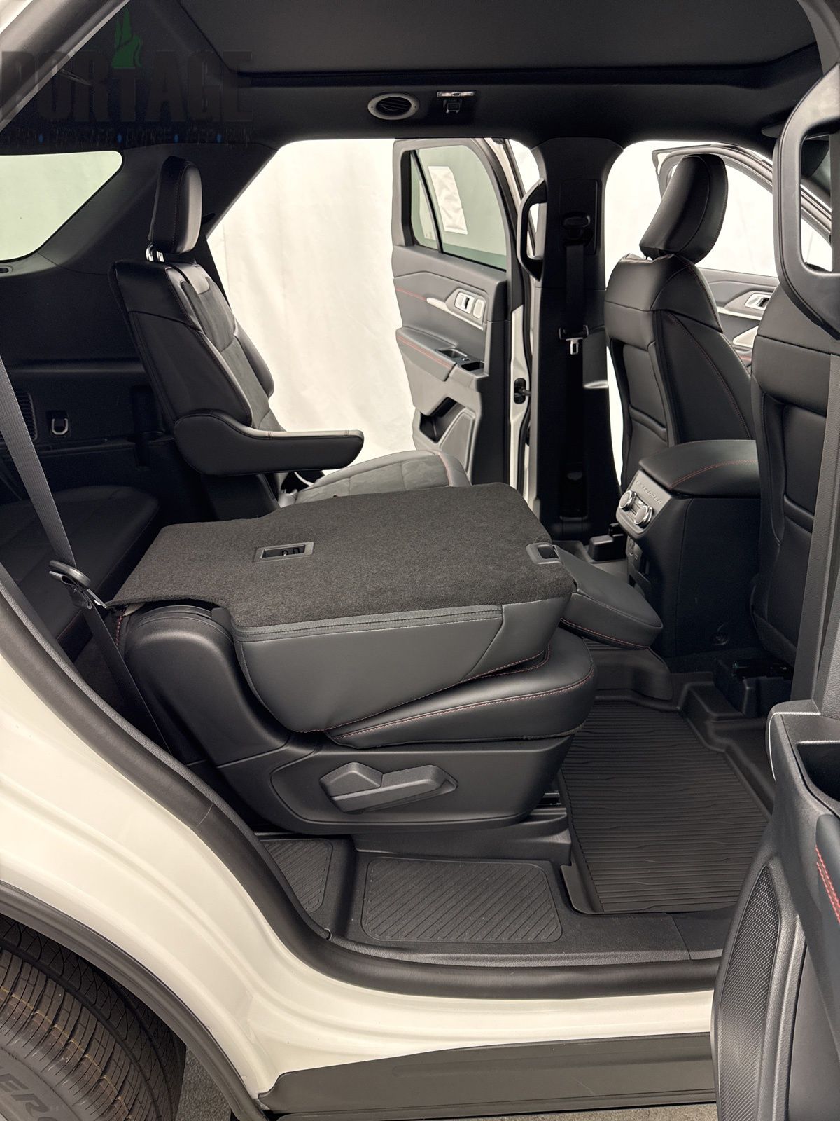2025 Ford Explorer ST photo 42