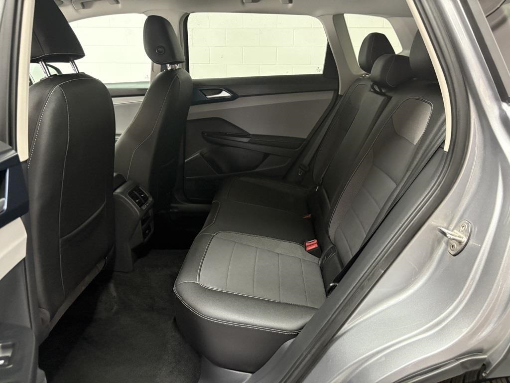 2024 Volkswagen Taos SE photo 21