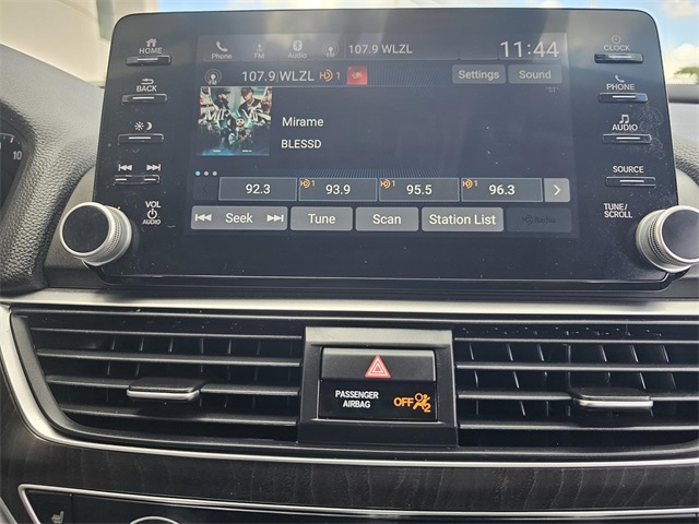 2019 Honda Accord EX photo 31