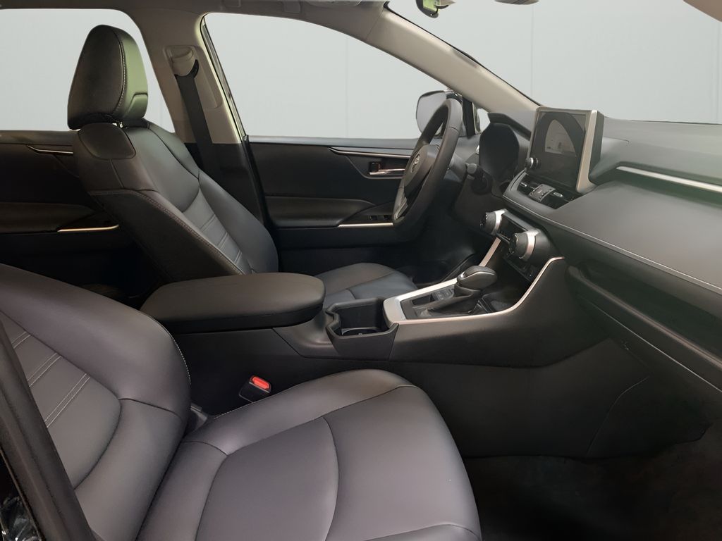2024 Toyota RAV4 XLE Premium photo 19