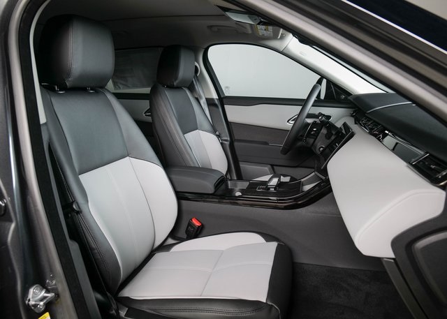 2025 Land Rover Range Rover Velar SE photo 3