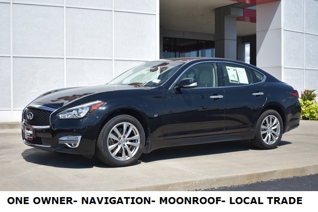 2015 Infiniti Q70 photo 2