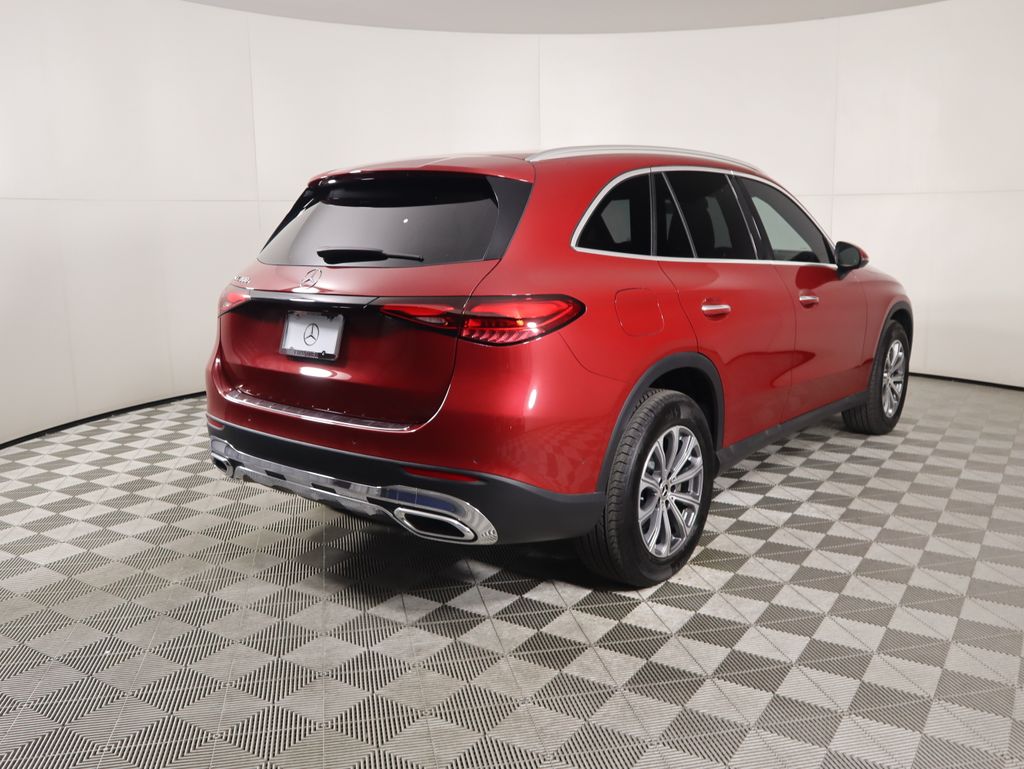 2025 Mercedes Benz GLC 300 photo 5