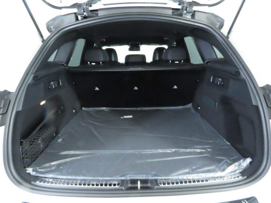 2025 Mercedes Benz GLC 300 photo 27