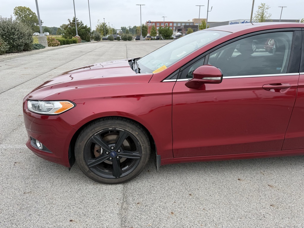 2016 Ford Fusion SE photo 4