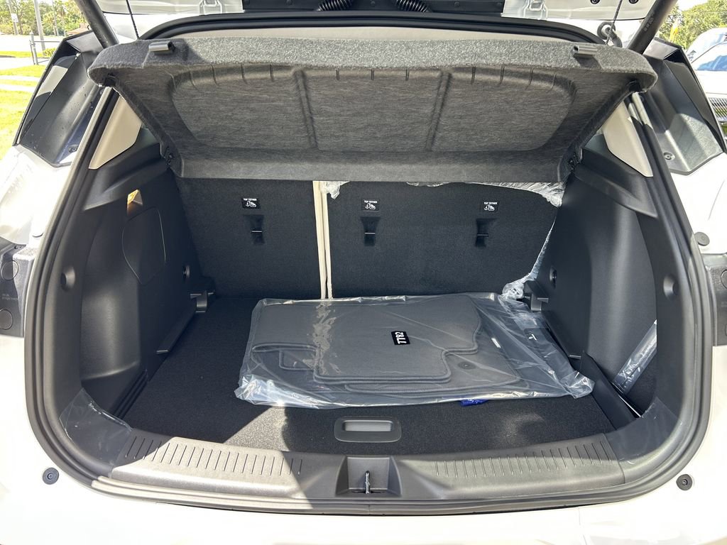 2026 Buick Encore GX Avenir photo 10