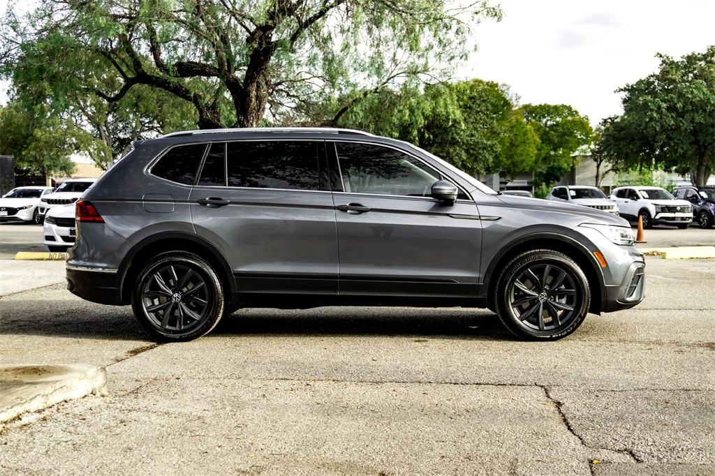 2012 Jeep Grand Cherokee Laredo photo 3