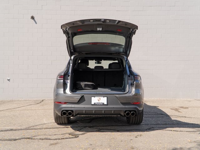 2026 Porsche Cayenne E-Hybrid photo 13