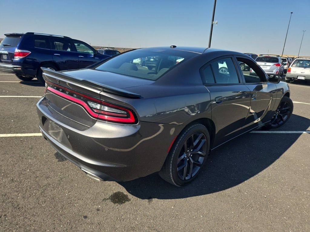 2021 Dodge Charger SXT photo 2