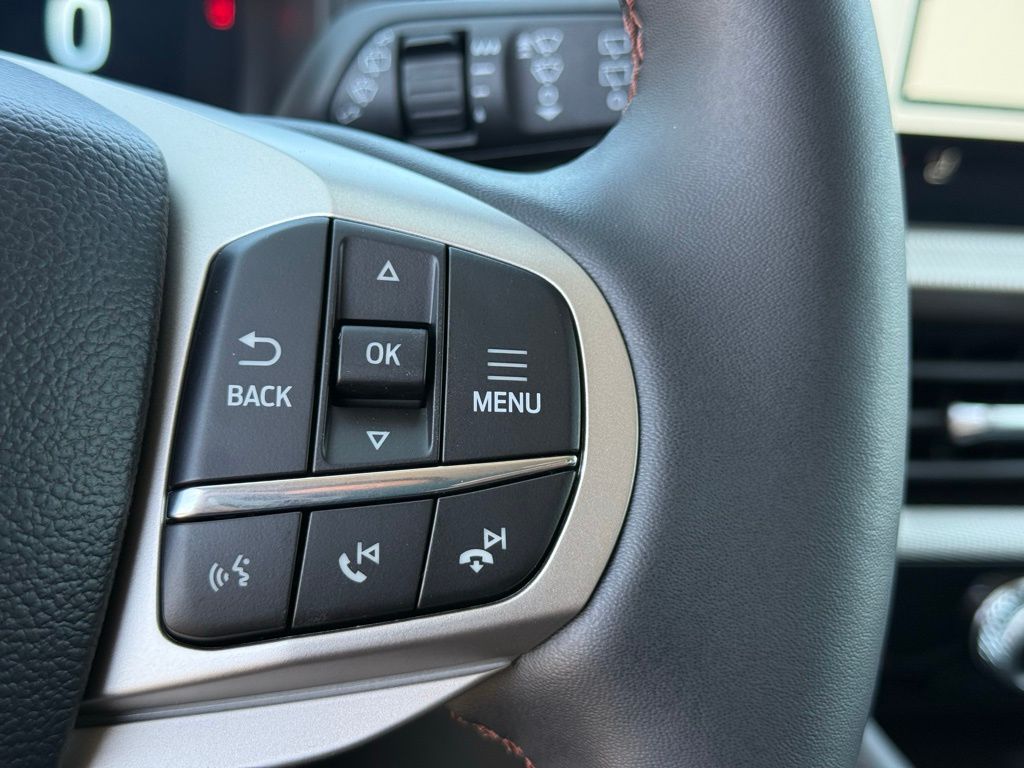 2025 Ford Explorer photo 12