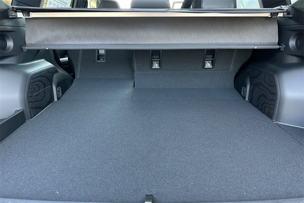 2025 Subaru Forester Touring photo 18