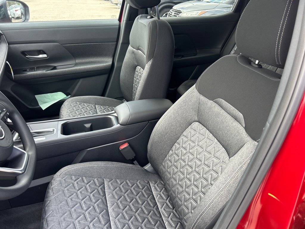 2026 Nissan Kicks SV photo 4