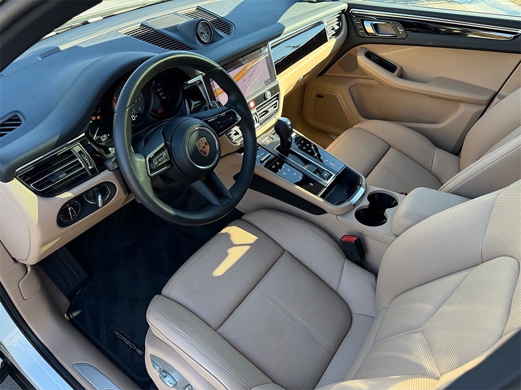 2024 Porsche Macan S photo 6