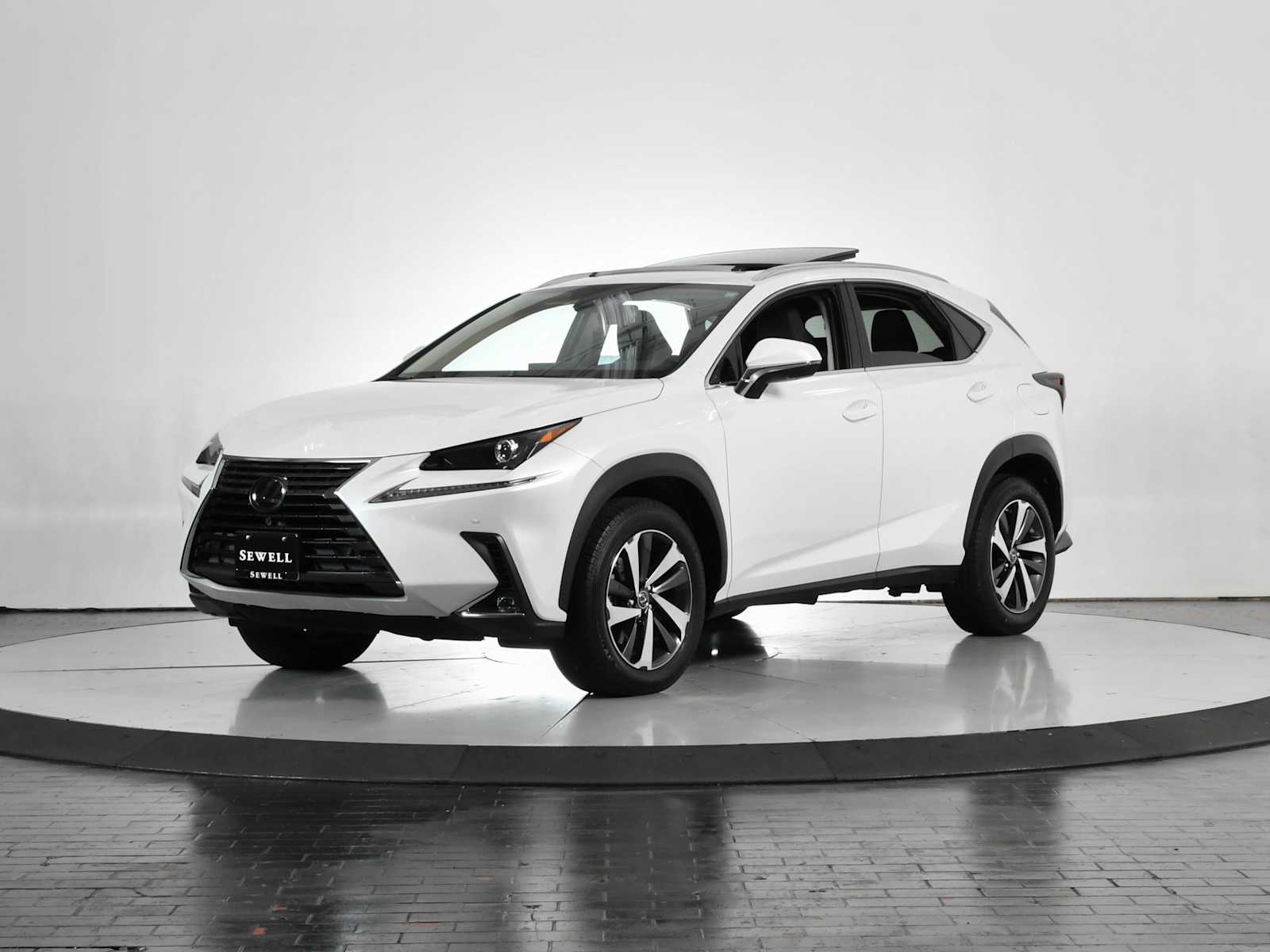 2020 Lexus NX 300's photo