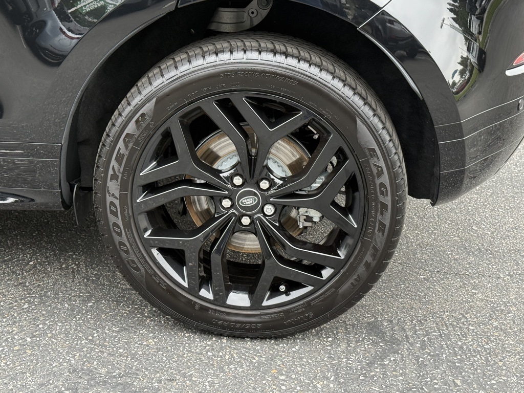 2023 Land Rover Range Rover Evoque R-Dynamic SE photo 9