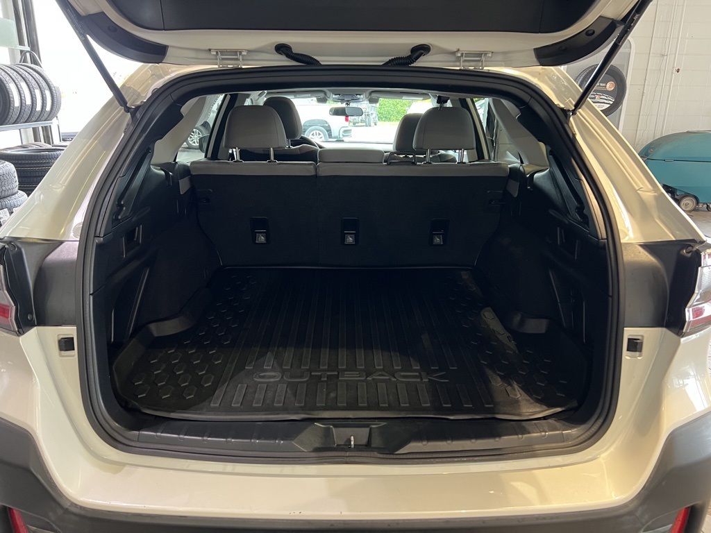 2020 Subaru Outback Premium photo 8