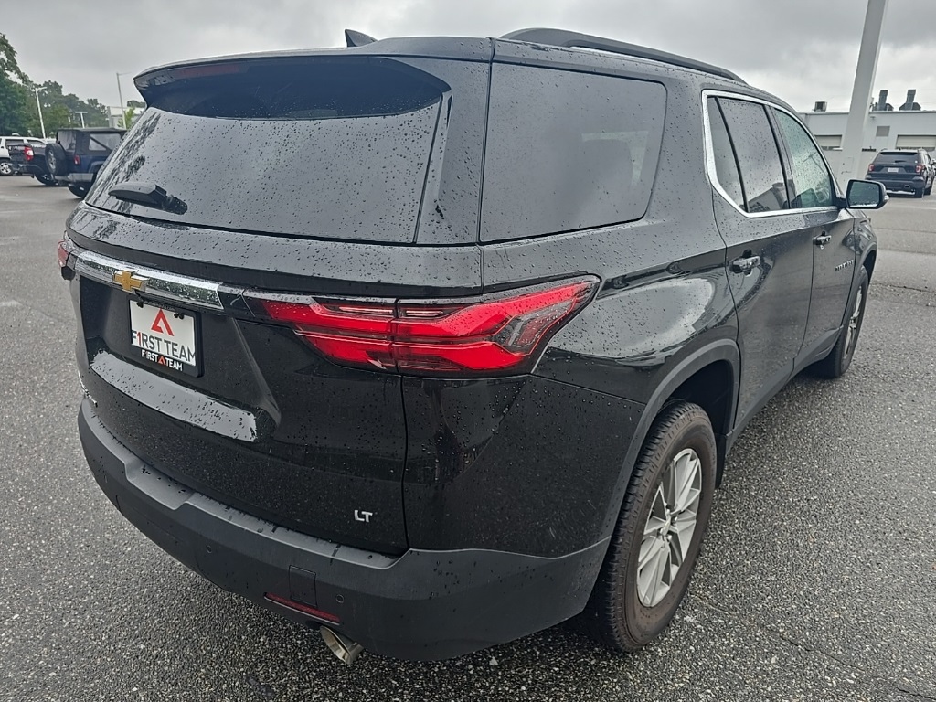 2022 Chevrolet Traverse photo 2