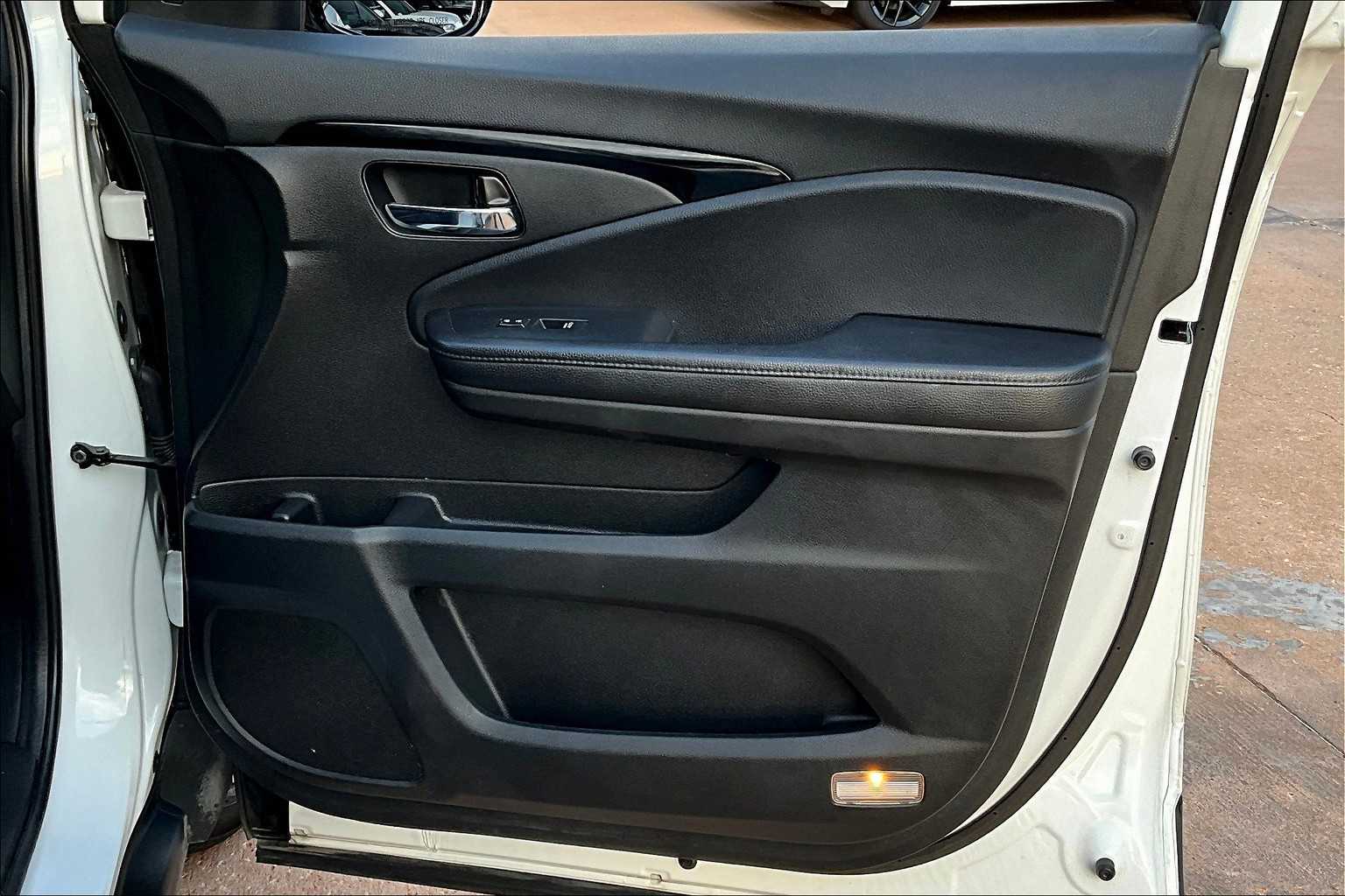 2022 Honda Pilot Touring photo 21