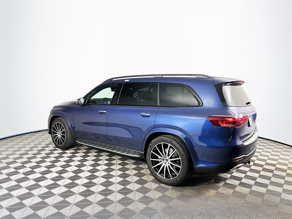 2026 Mercedes Benz GLS 580 4MATIC photo 3