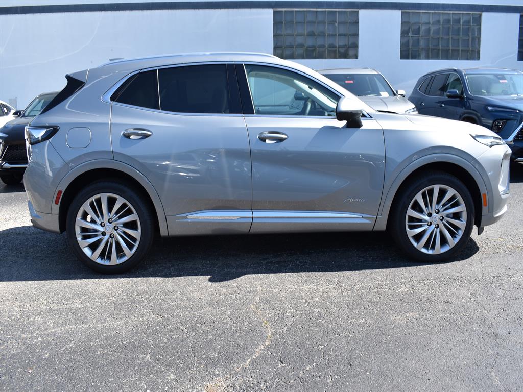 2025 Buick Envision Avenir photo 2