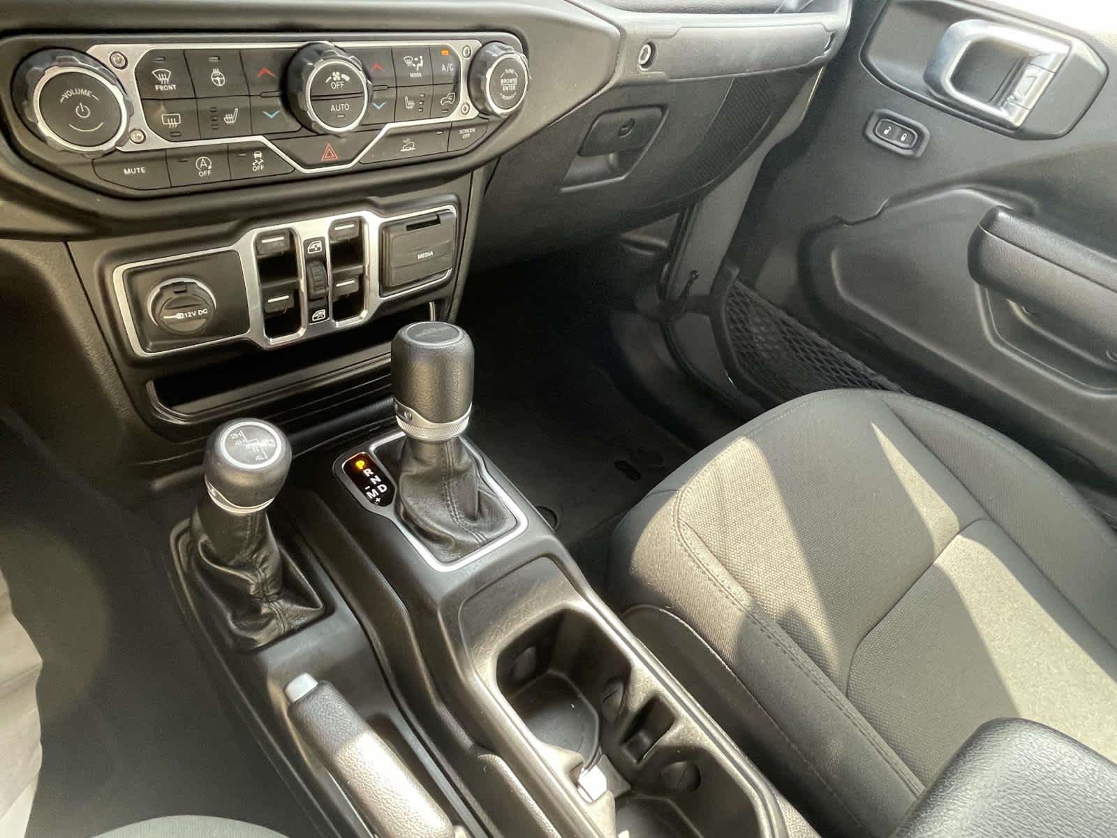 2022 Jeep Gladiator Sport S photo 21