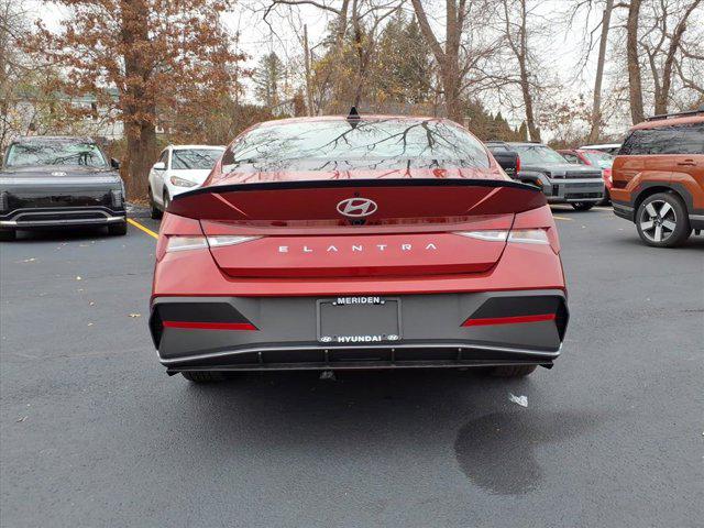 2026 Hyundai Elantra SEL Sport photo 3