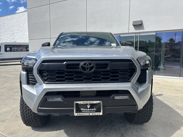 2025 Toyota Tacoma TRD Off-Road photo 2