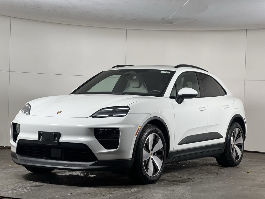 2024 Porsche Macan Base's photo