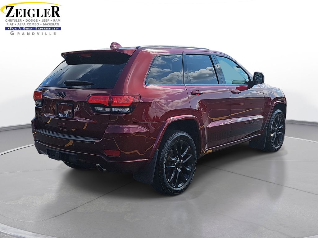 2020 Jeep Grand Cherokee Altitude photo 4
