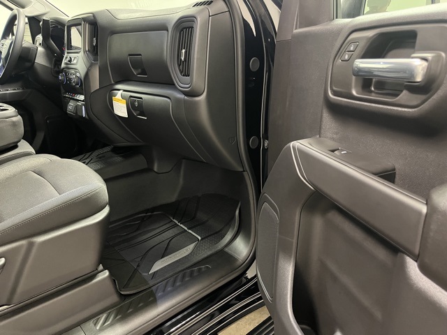 2025 Chevrolet Silverado 1500 Custom photo 15