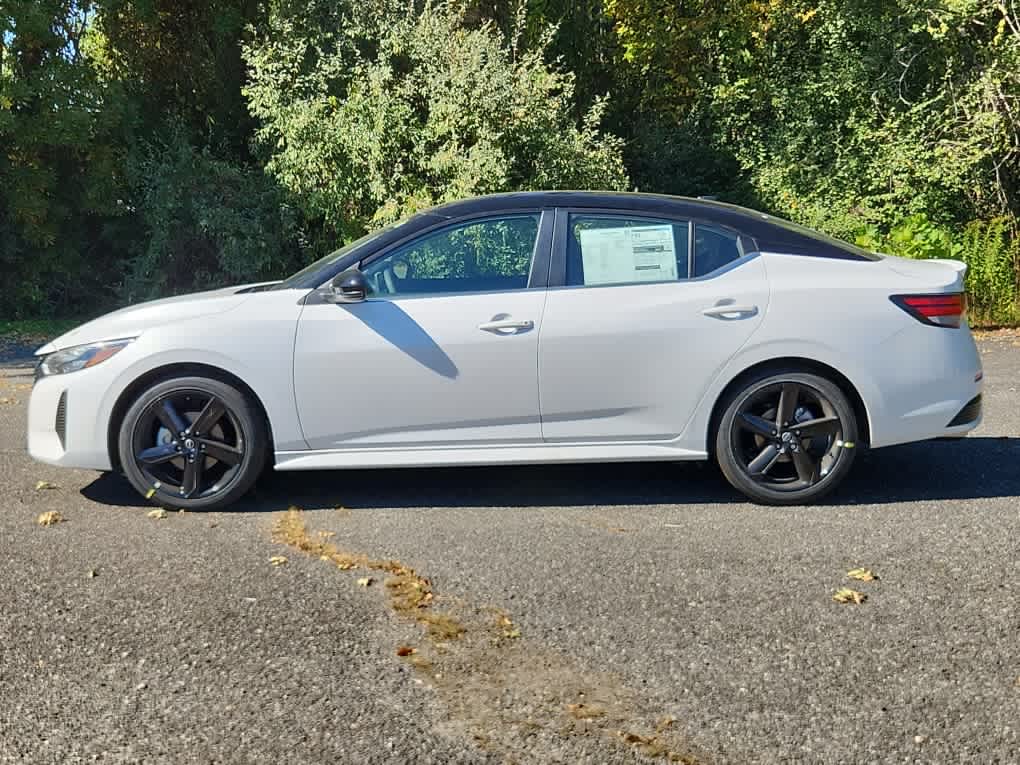 2025 Nissan Sentra SR photo 5