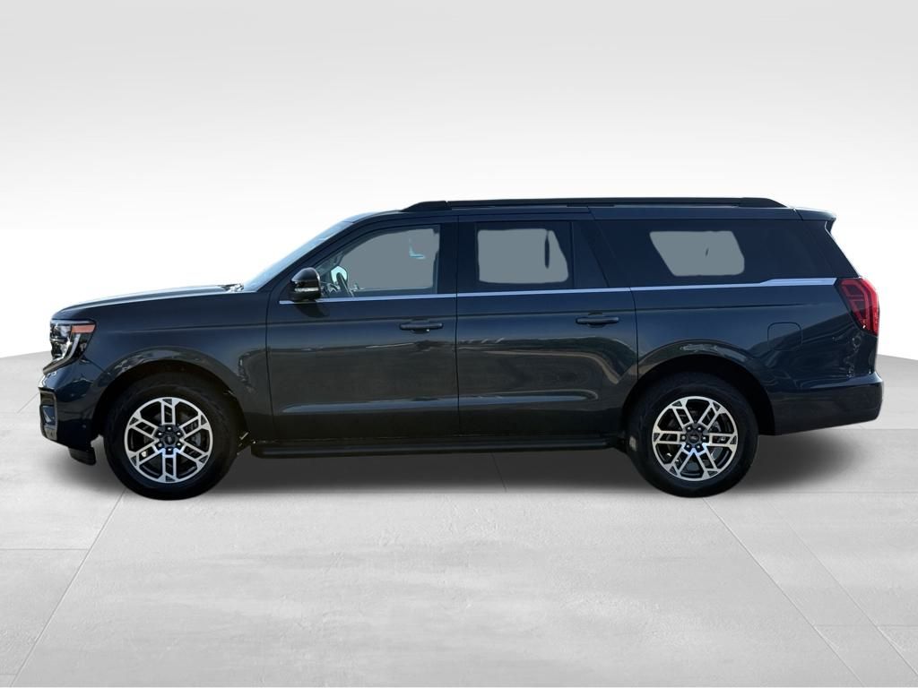 2025 Ford Expedition MAX photo 2