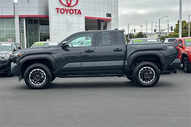 2024 Toyota Tacoma TRD 4x4 photo 7