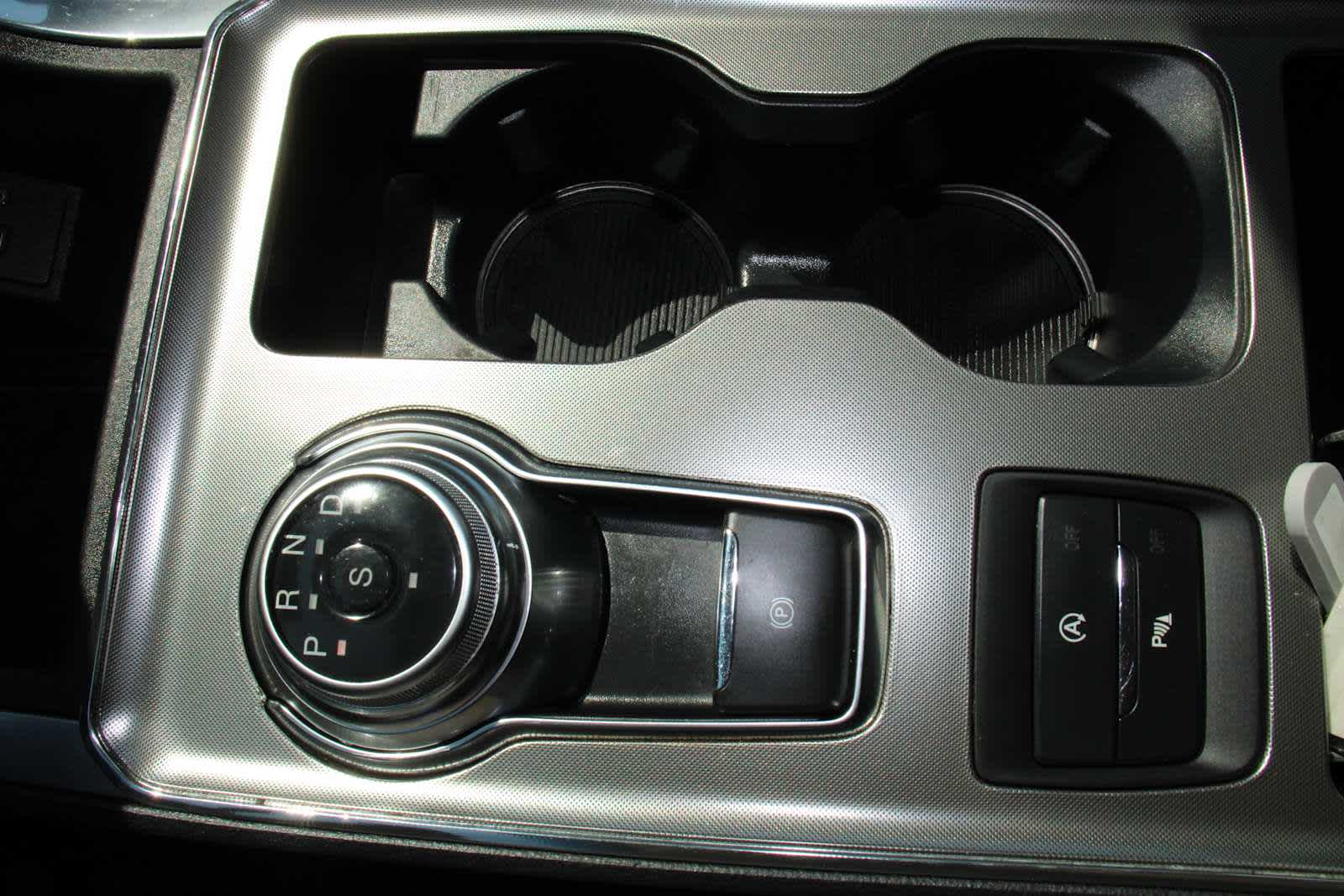 2022 Ford Edge Titanium photo 28