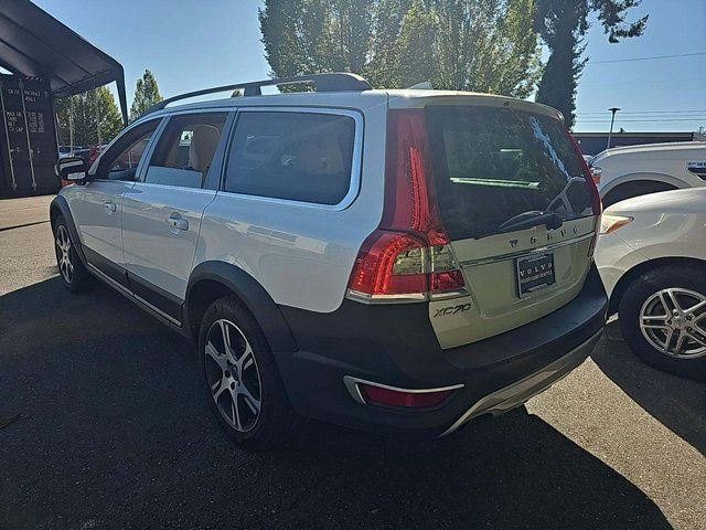 2015 Volvo XC70 T6 Platinum photo 2