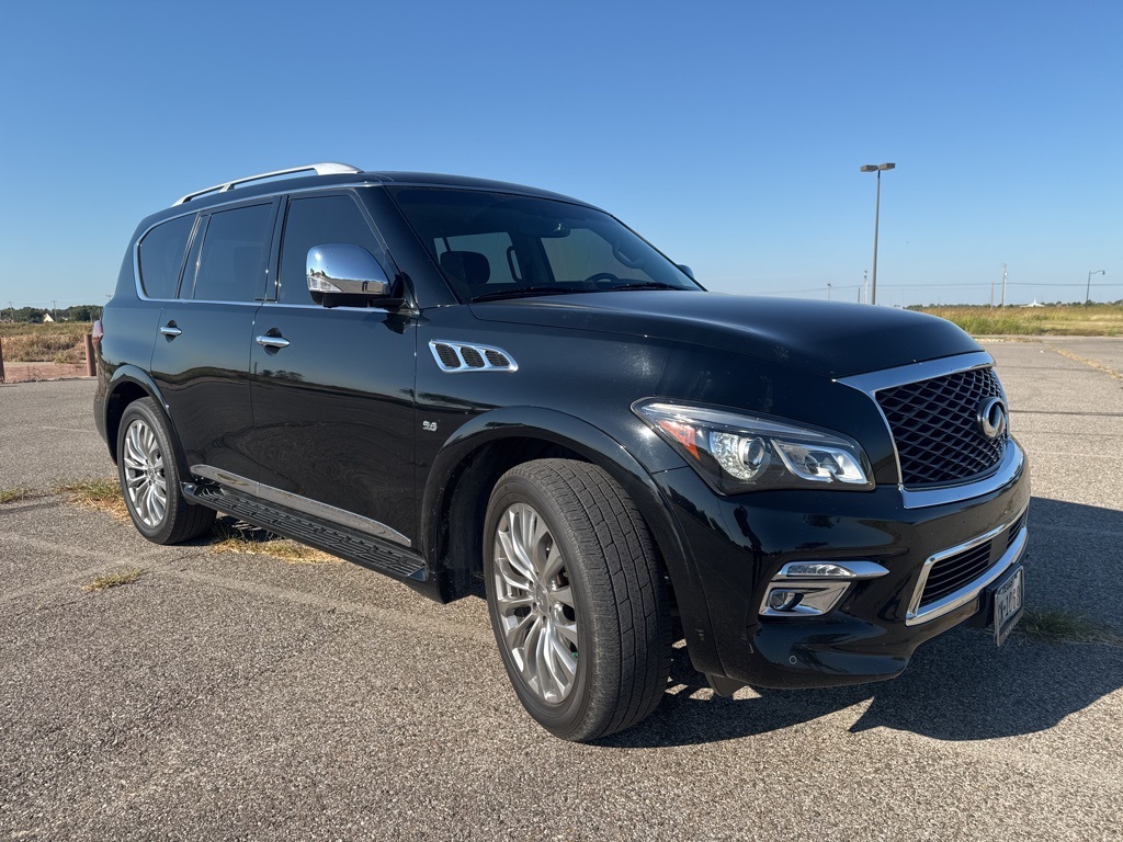 2016 Infiniti QX80 photo 2