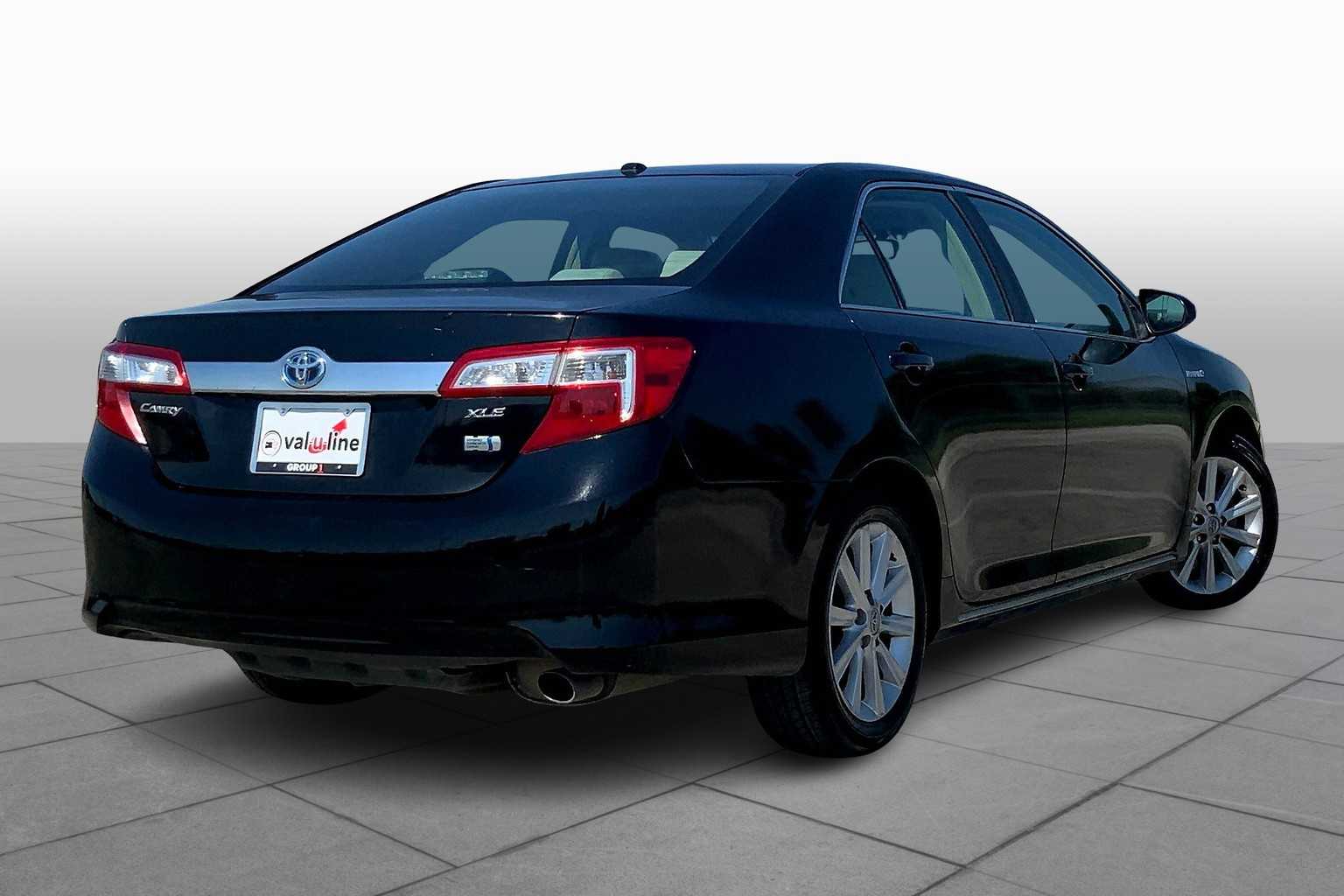 2014 Toyota Camry Hybrid XLE photo 11
