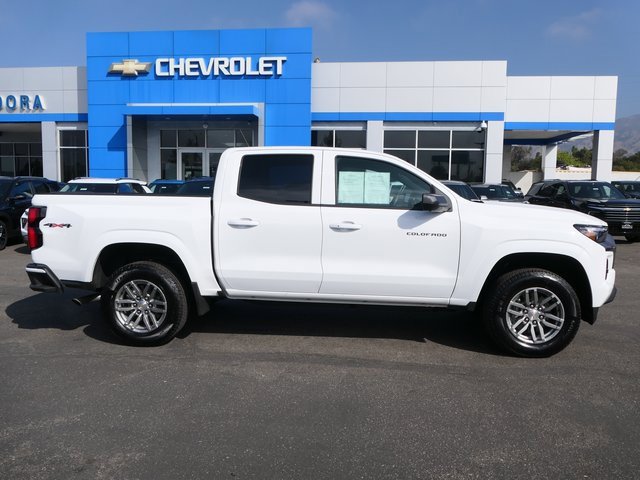 2025 Chevrolet Colorado Work Truck LT photo 2
