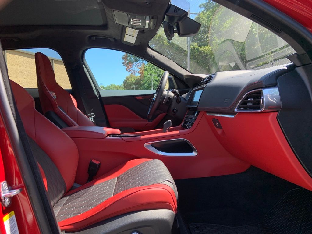 2020 Jaguar F-PACE SVR photo 18