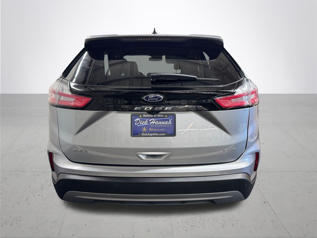 2024 Ford Edge SEL photo 5