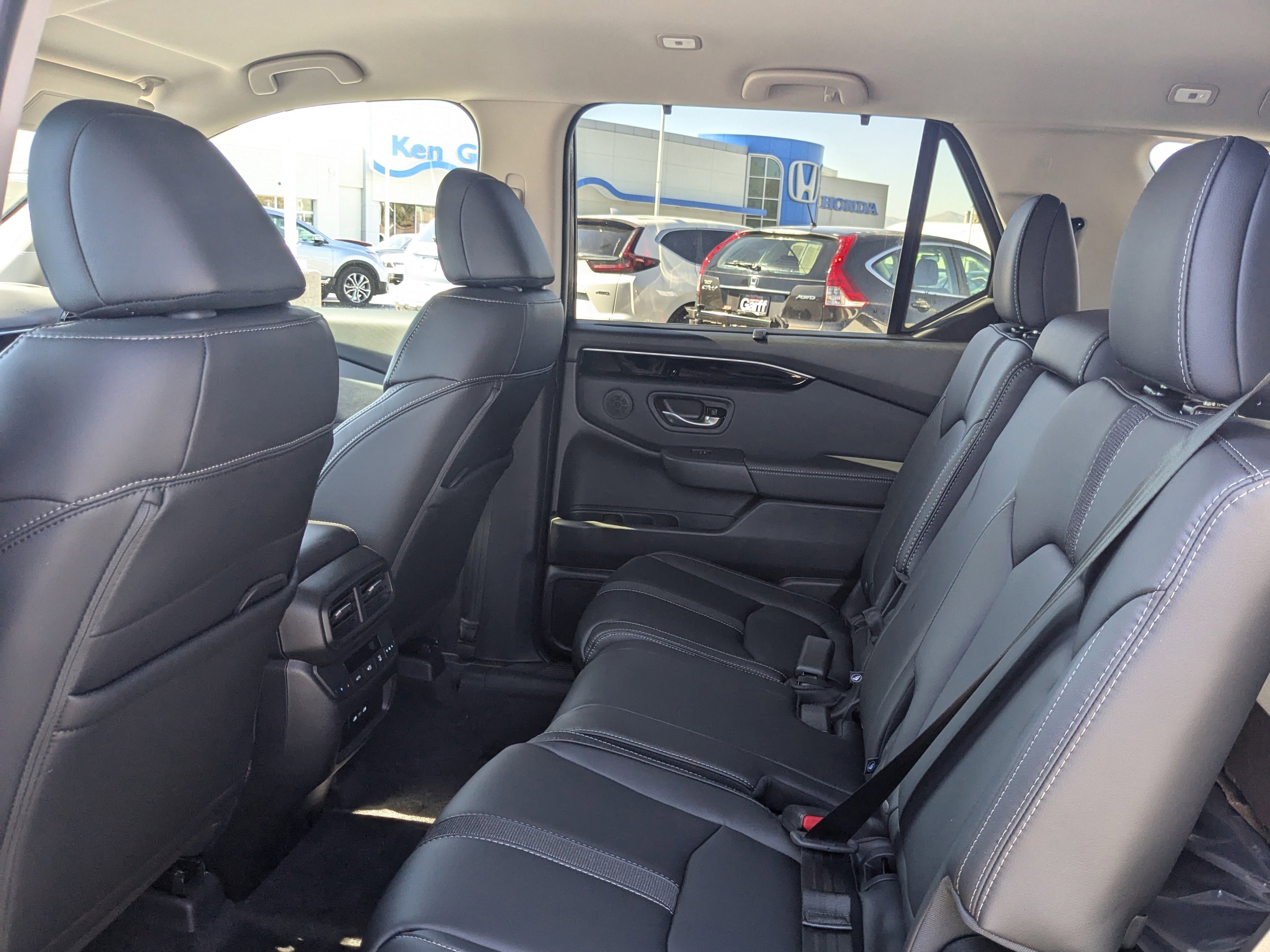 2025 Honda Pilot EX-L photo 11