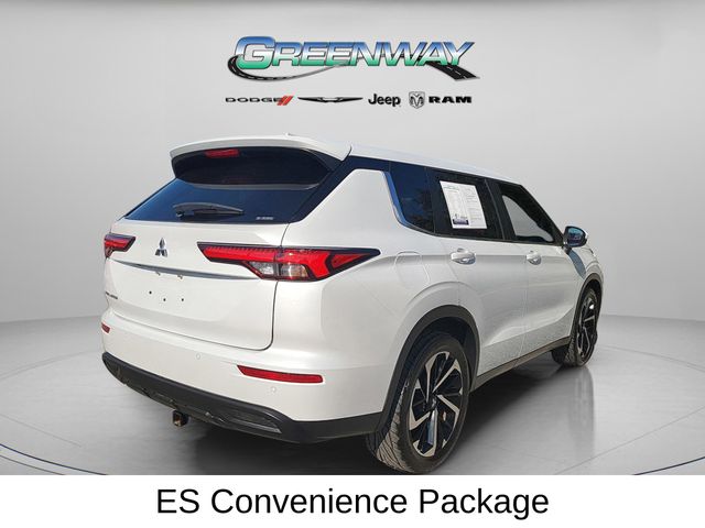 2022 Mitsubishi Outlander ES photo 3