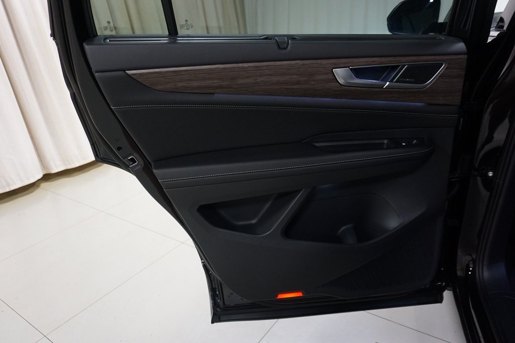 2026 Volkswagen Atlas SEL Premium R-Line photo 27